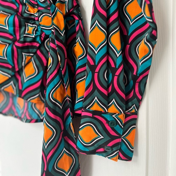 NWT Cupcakes and Cashmere Multicolour Geo Print Wrap Blouse XS - Picture 4 of 14